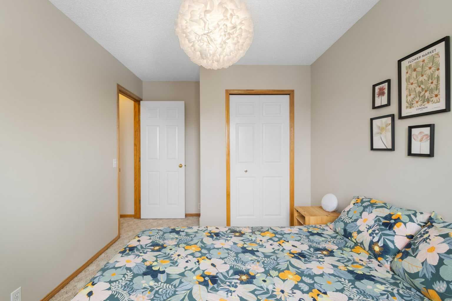 136 Douglas Glen Heath SE