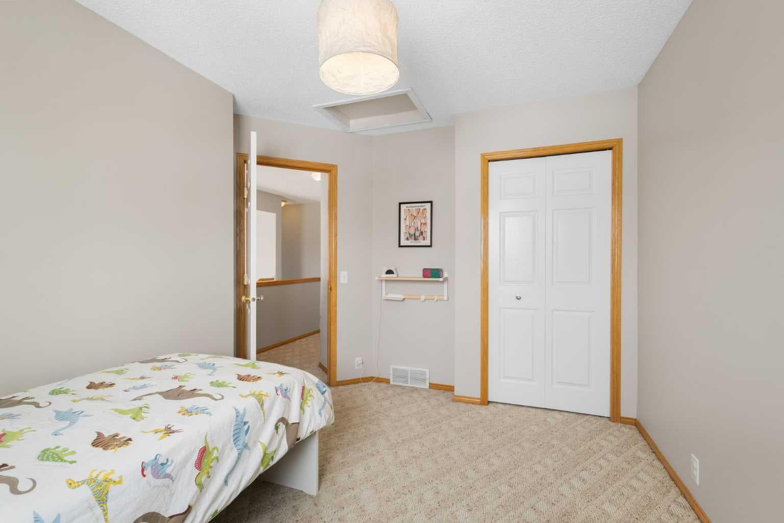 136 Douglas Glen Heath SE