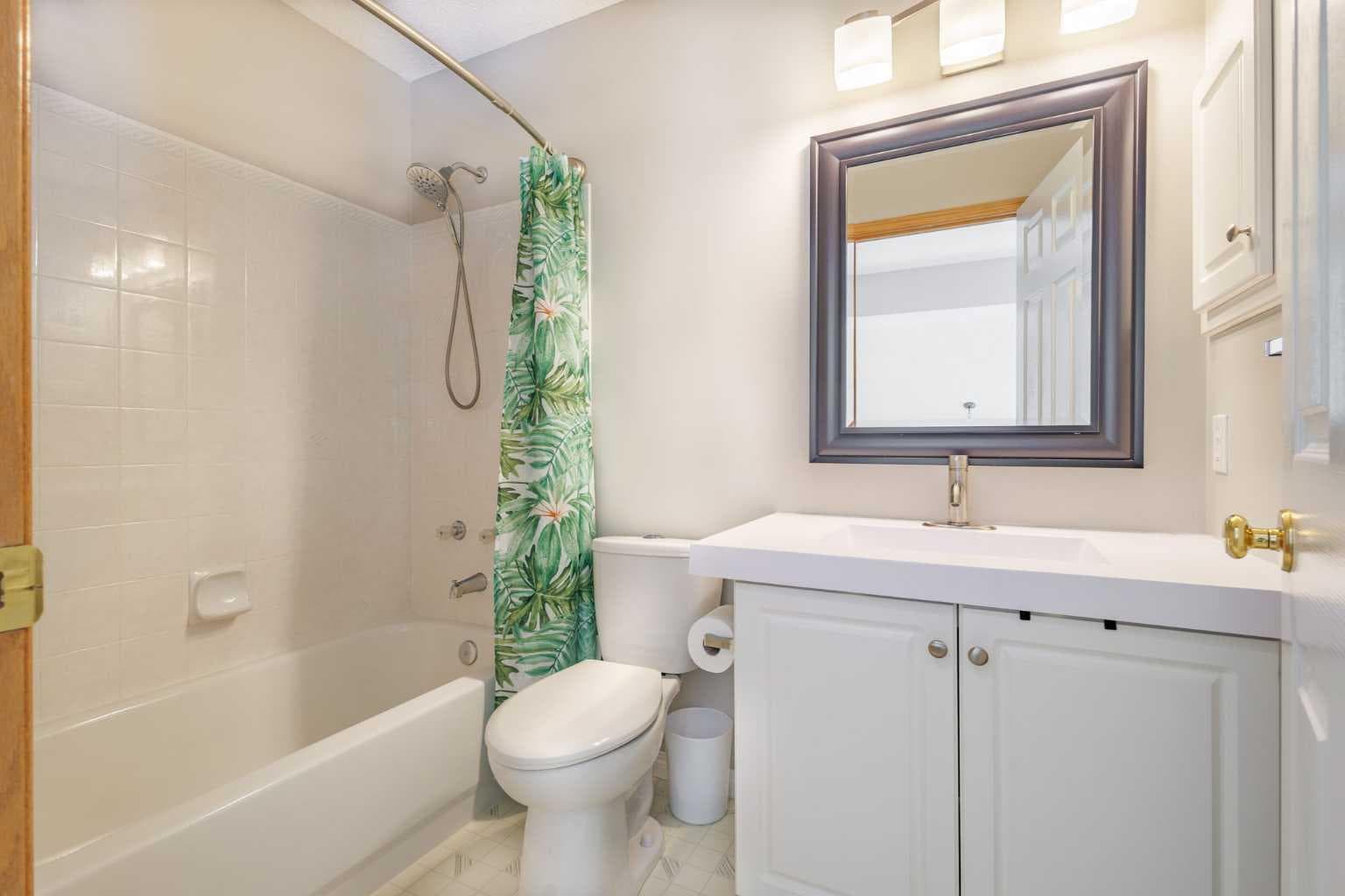 136 Douglas Glen Heath SE
