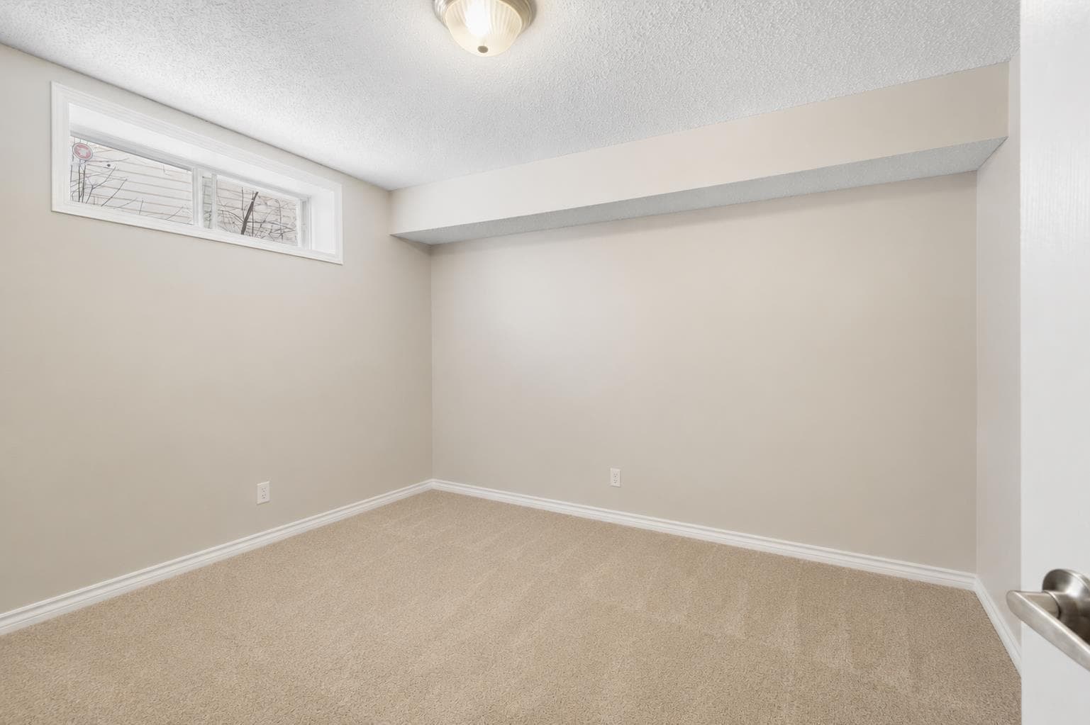 136 Douglas Glen Heath SE