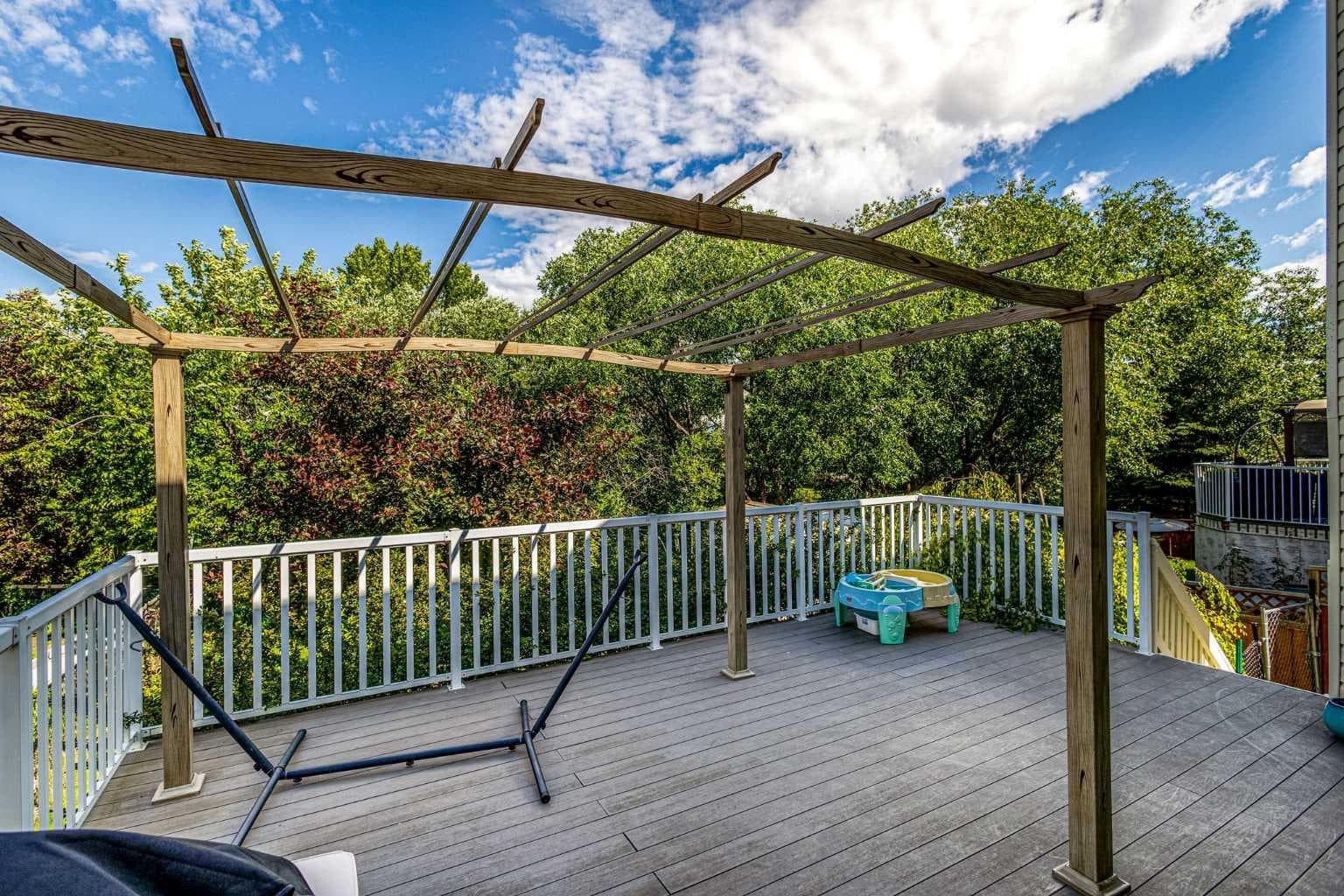 136 Douglas Glen Heath SE