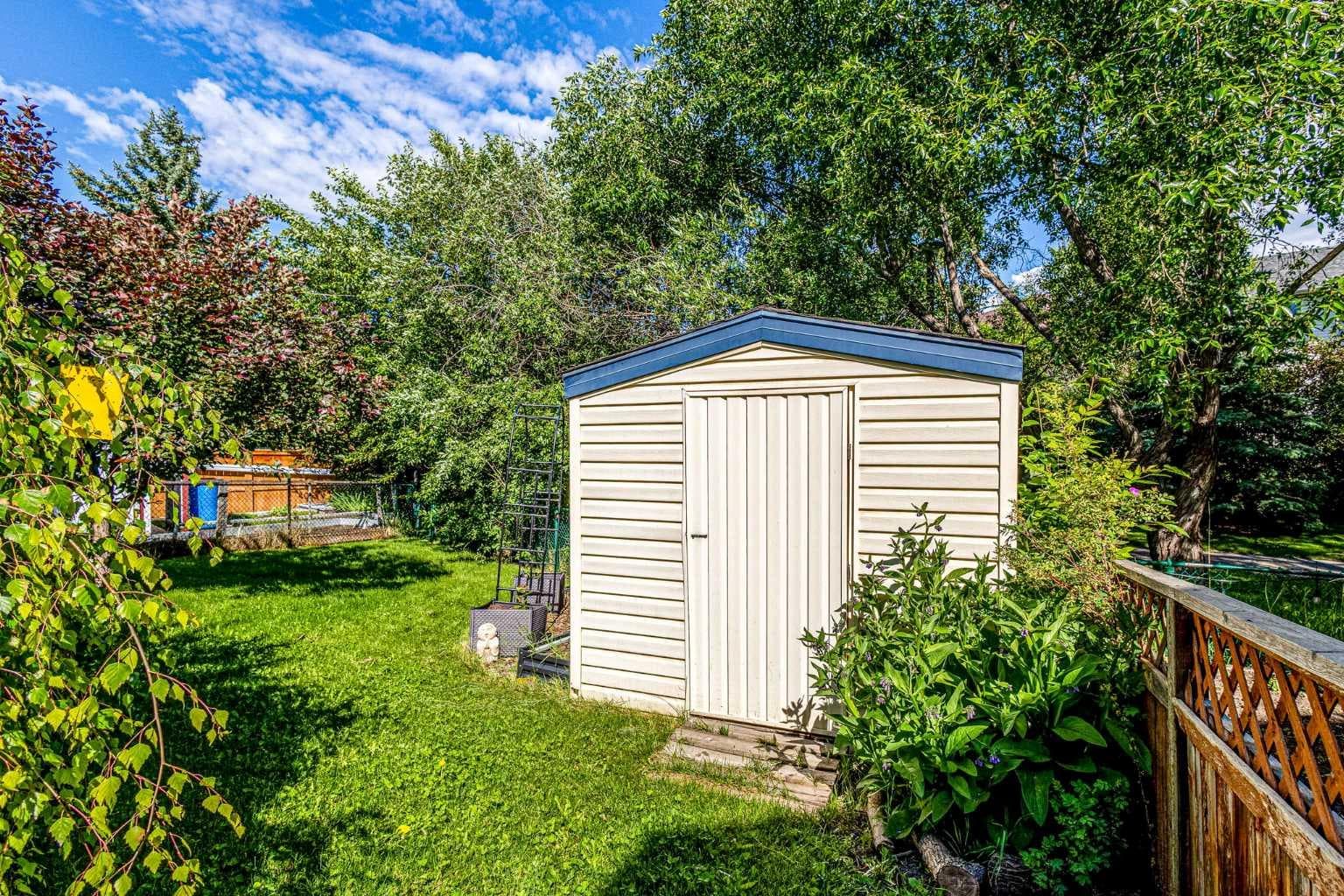 136 Douglas Glen Heath SE