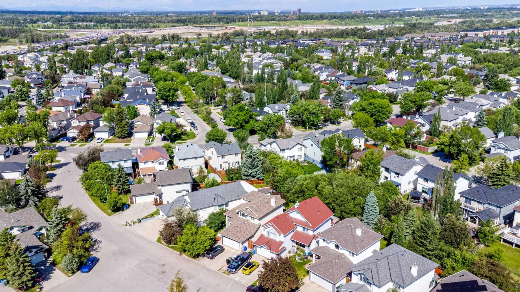 136 Douglas Glen Heath SE