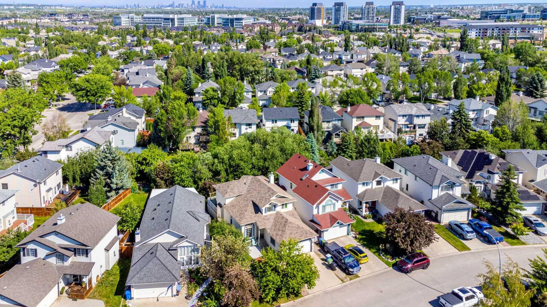 136 Douglas Glen Heath SE