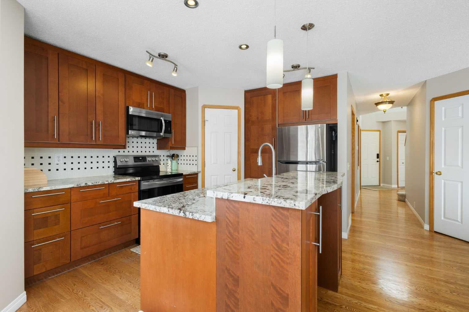 136 Douglas Glen Heath SE