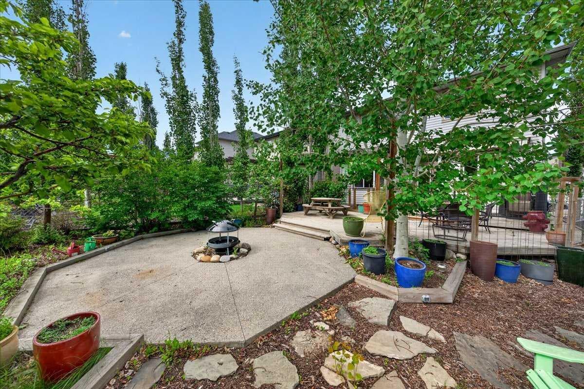 60 Sherwood Crescent NW