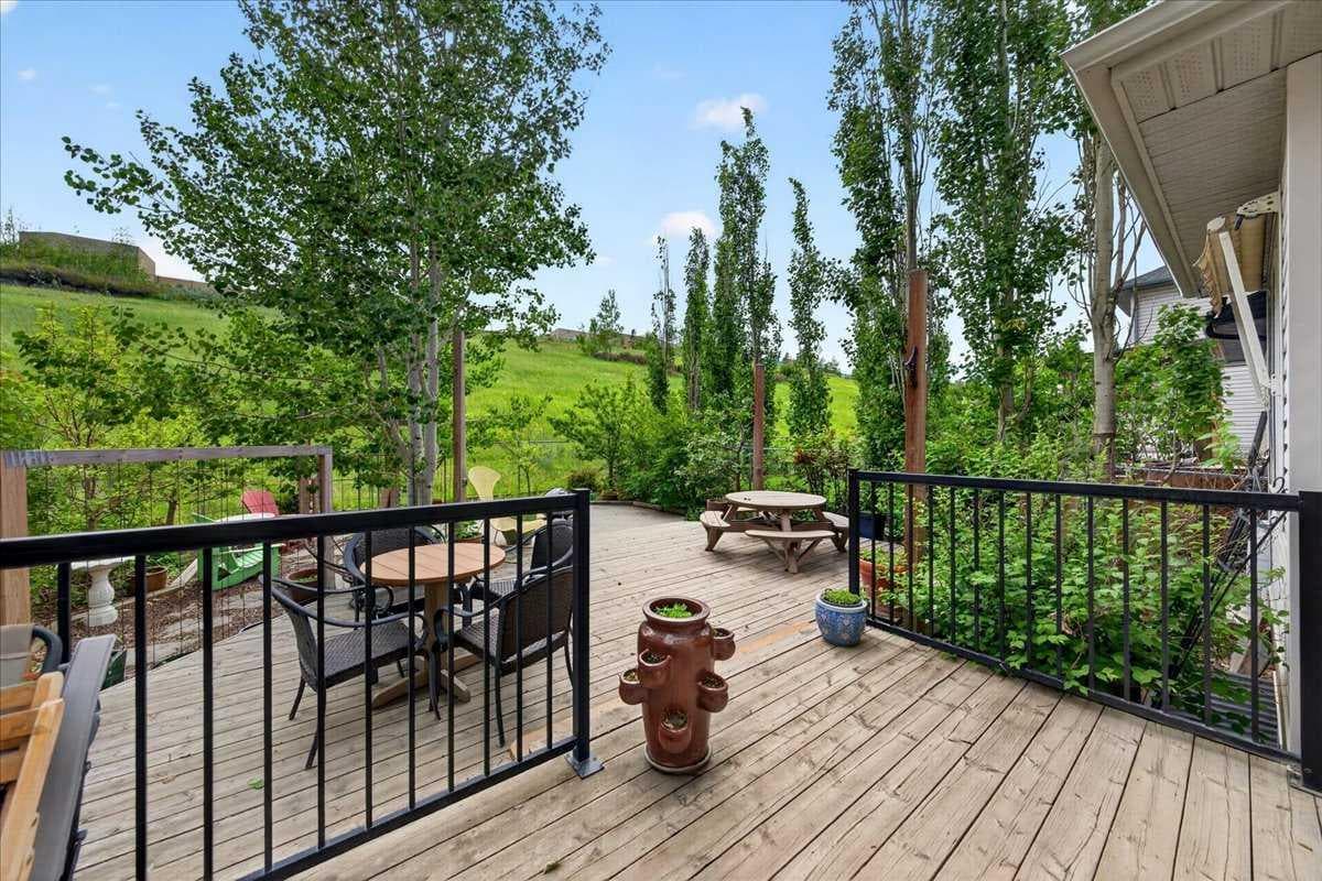 60 Sherwood Crescent NW