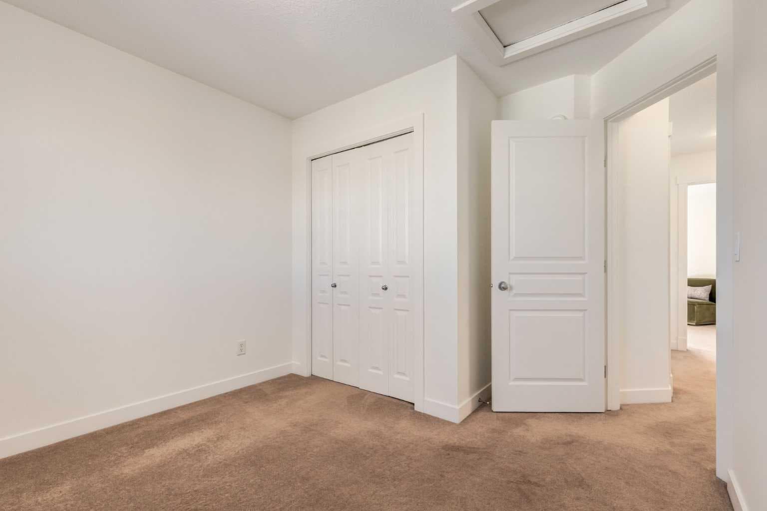 804, 281 Cougar Ridge Drive SW