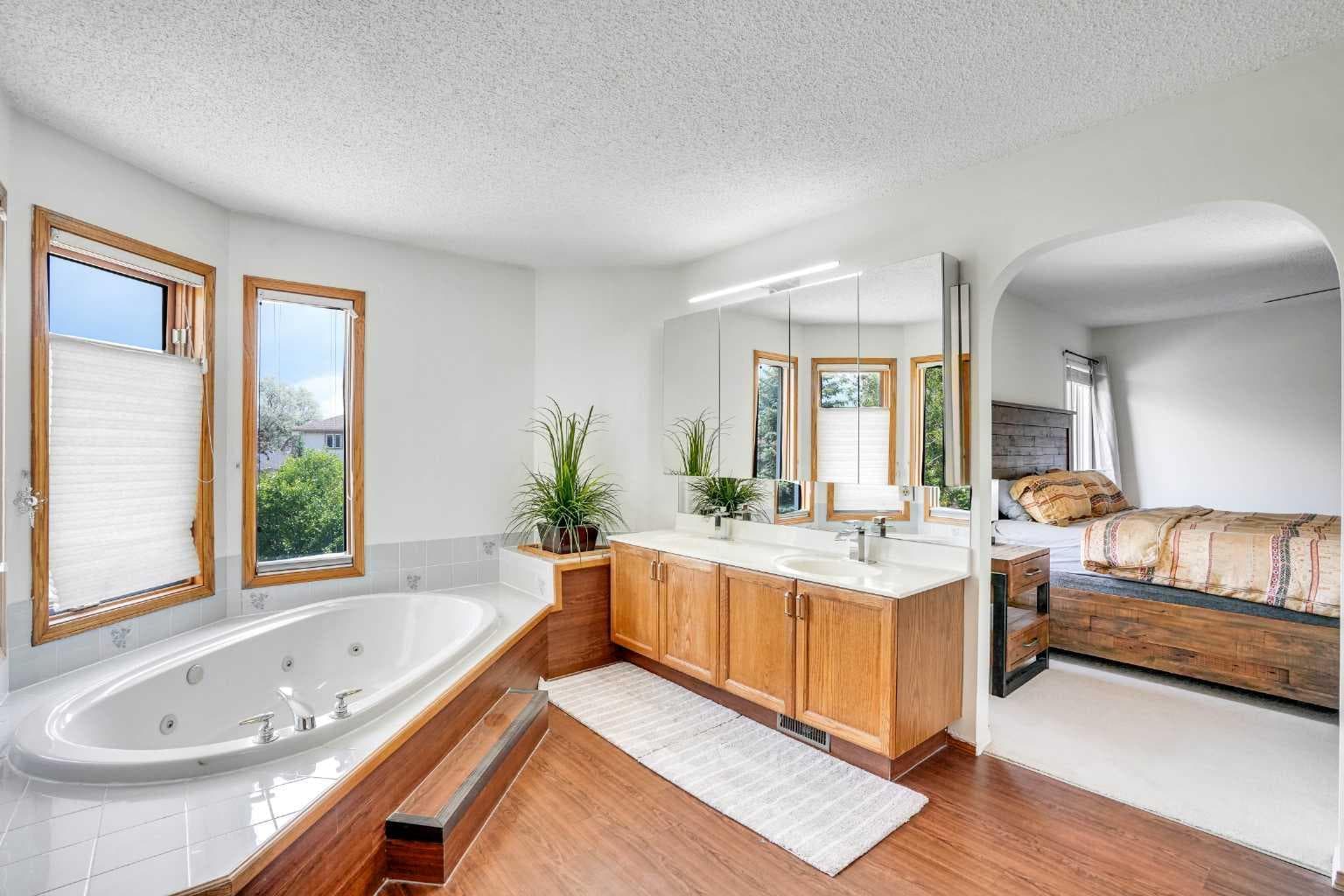 73 Riverview Close SE