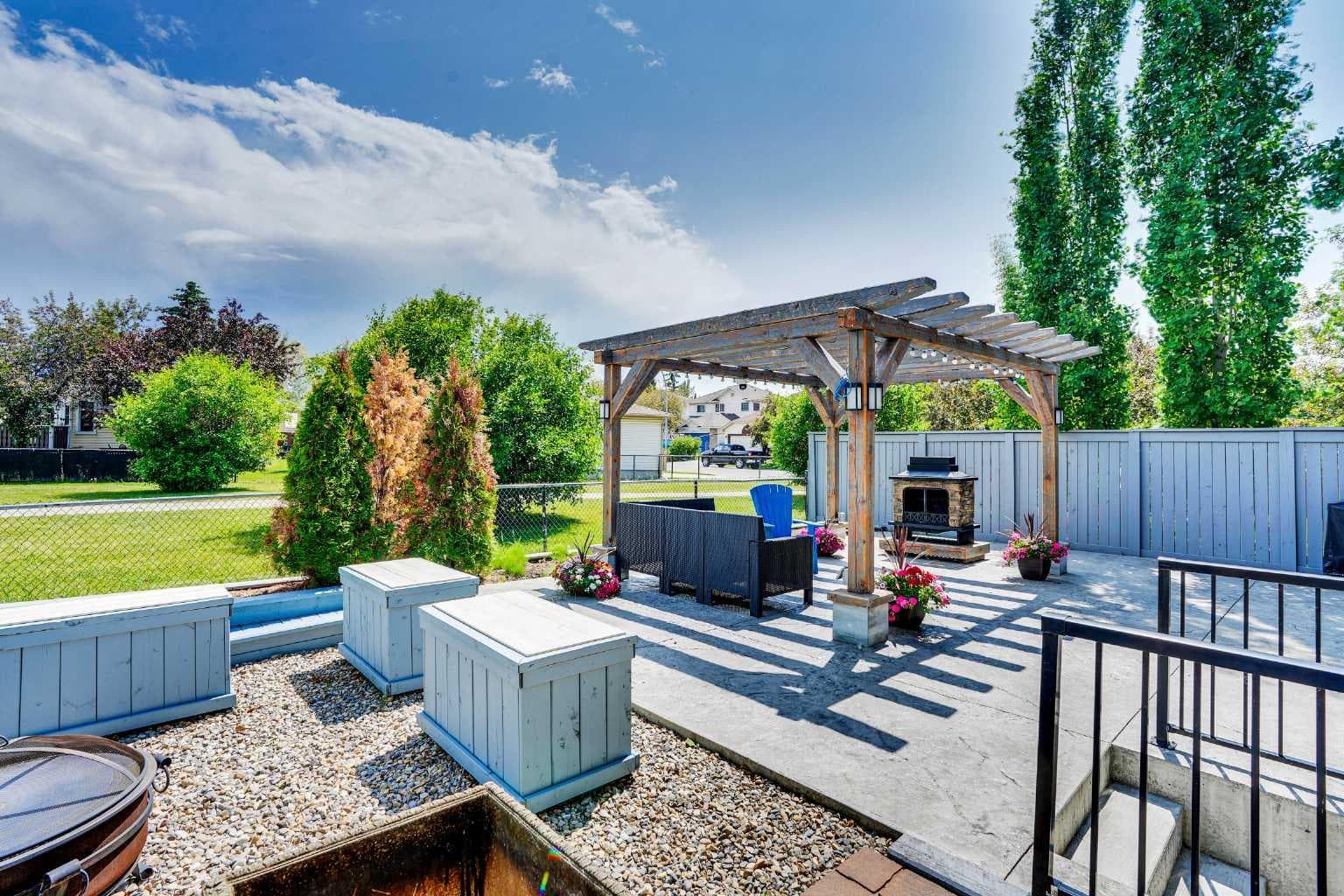 73 Riverview Close SE