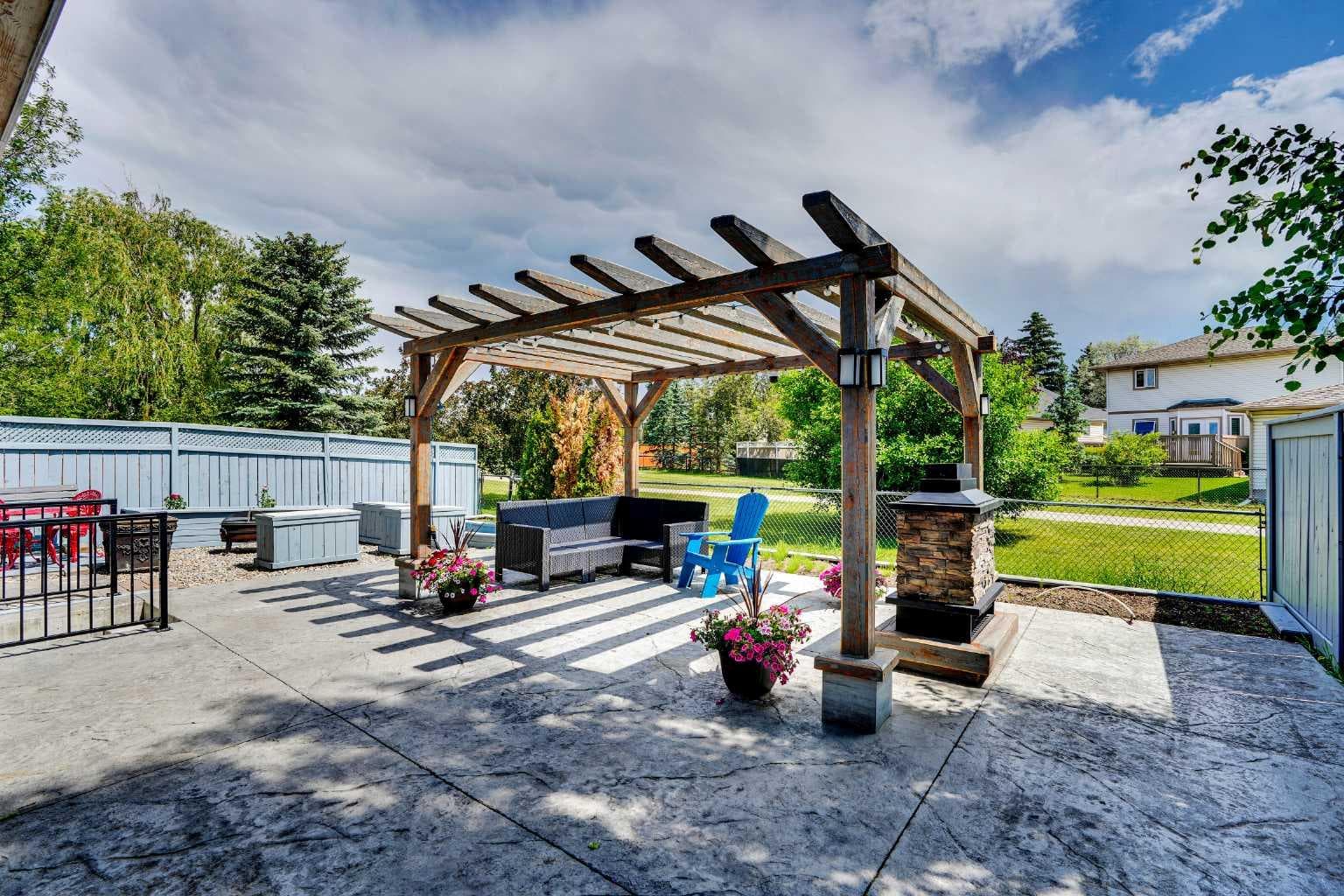 73 Riverview Close SE