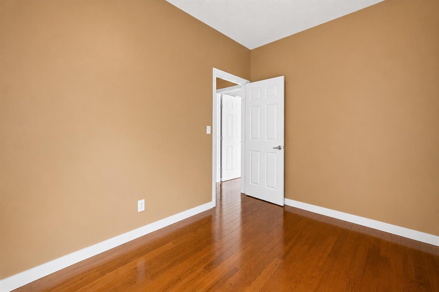104, 6550 Old Banff Coach Road SW