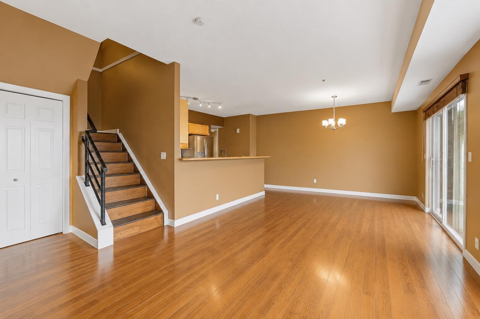 104, 6550 Old Banff Coach Road SW