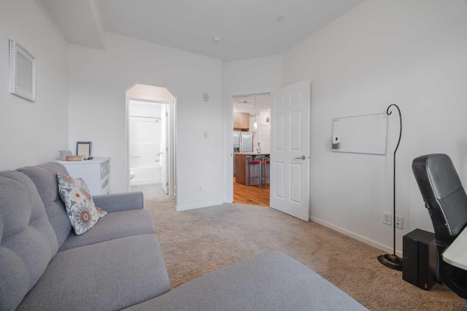 1216, 215 Legacy Boulevard SE