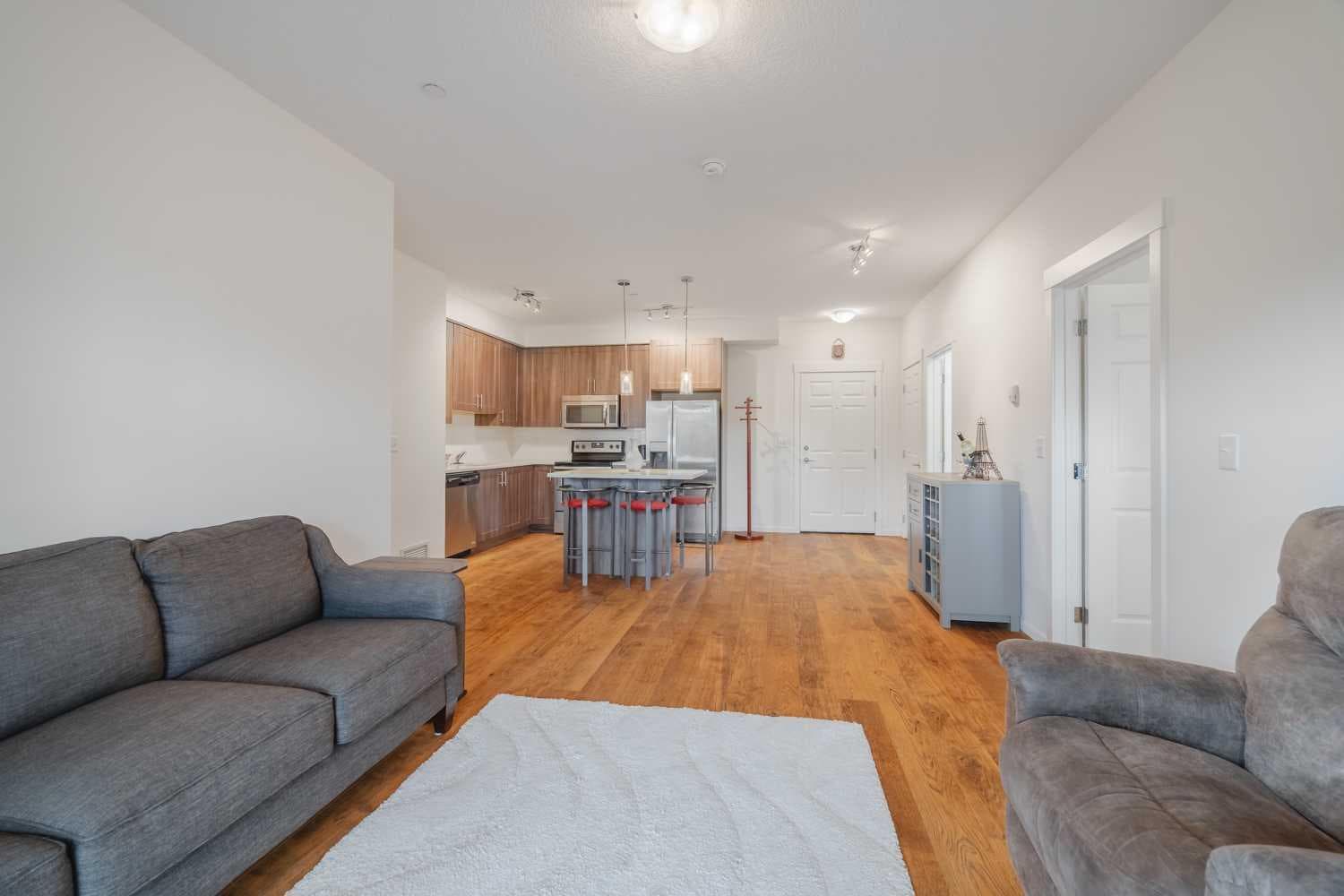 1216, 215 Legacy Boulevard SE