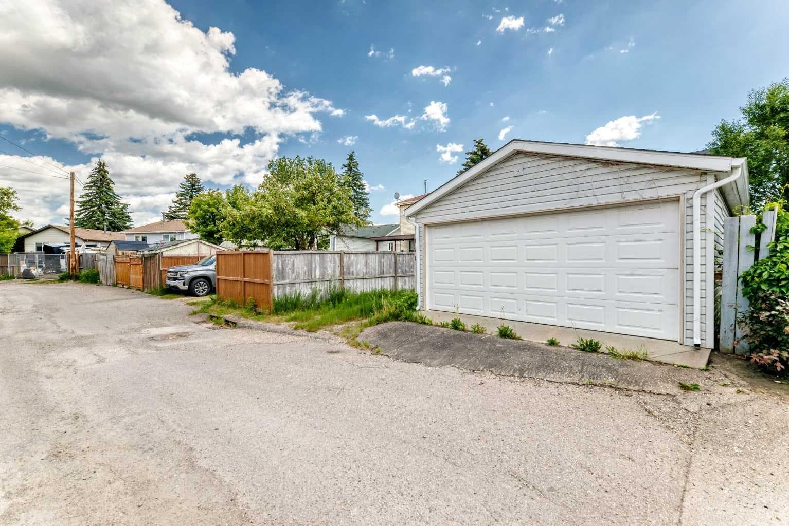 171 Erin Woods Drive SE