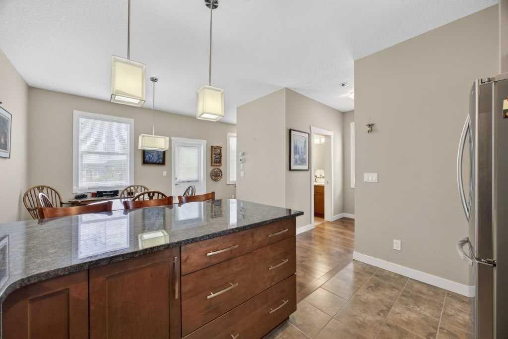 913 Evanston Square NW