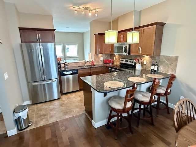 913 Evanston Square NW