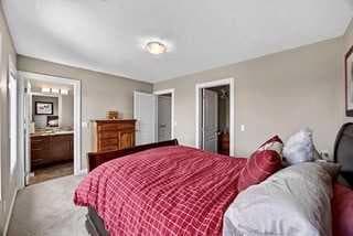 913 Evanston Square NW