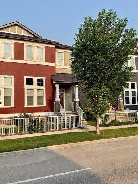 913 Evanston Square NW