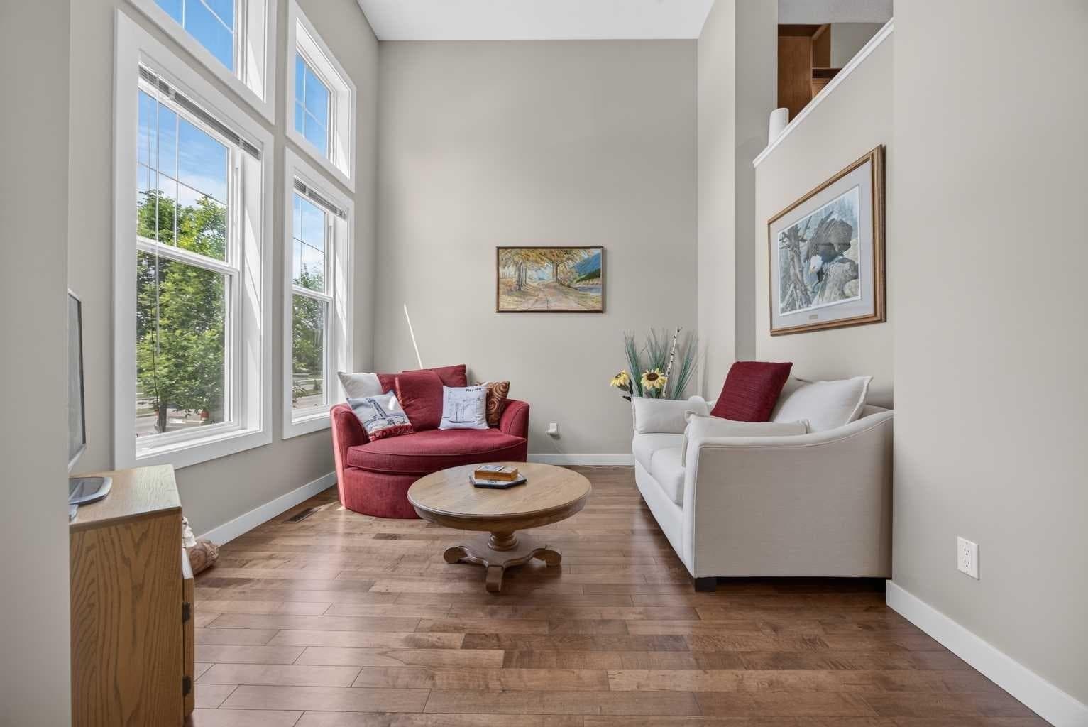 913 Evanston Square NW