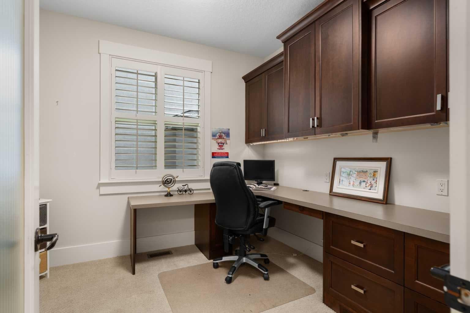 11 Aspen Cliff Place SW