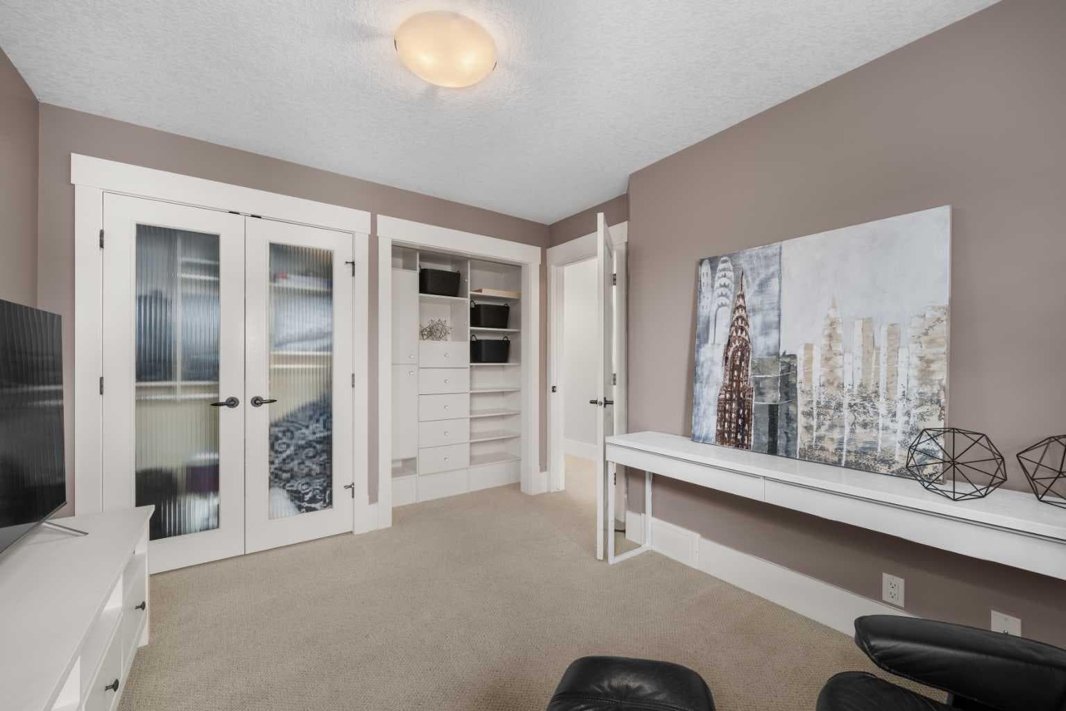 11 Aspen Cliff Place SW