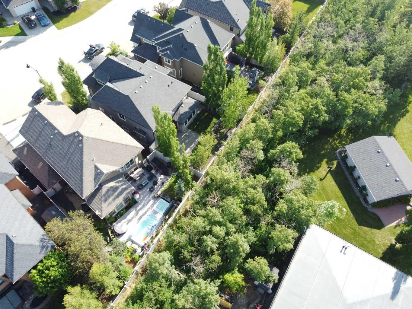 11 Aspen Cliff Place SW