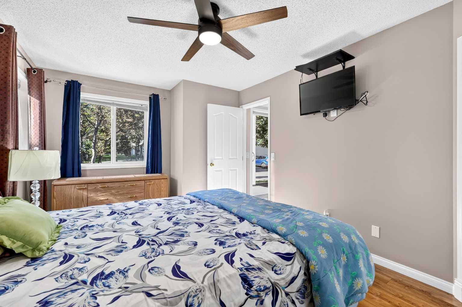 105, 5105 Valleyview Park SE