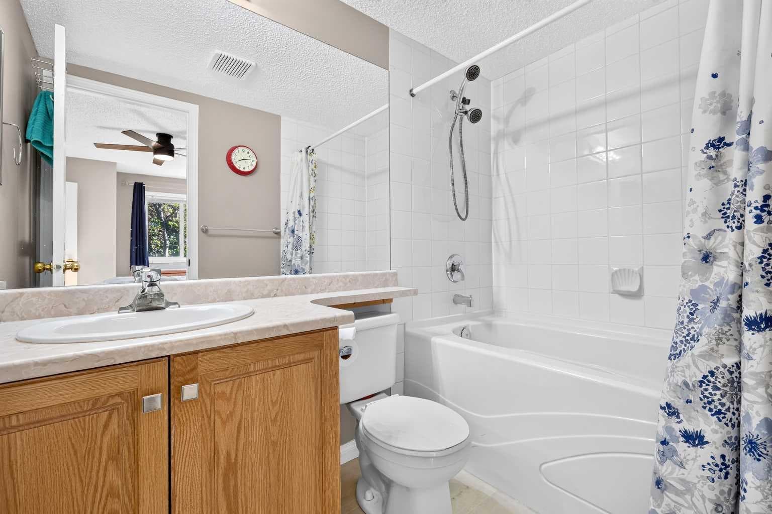 105, 5105 Valleyview Park SE