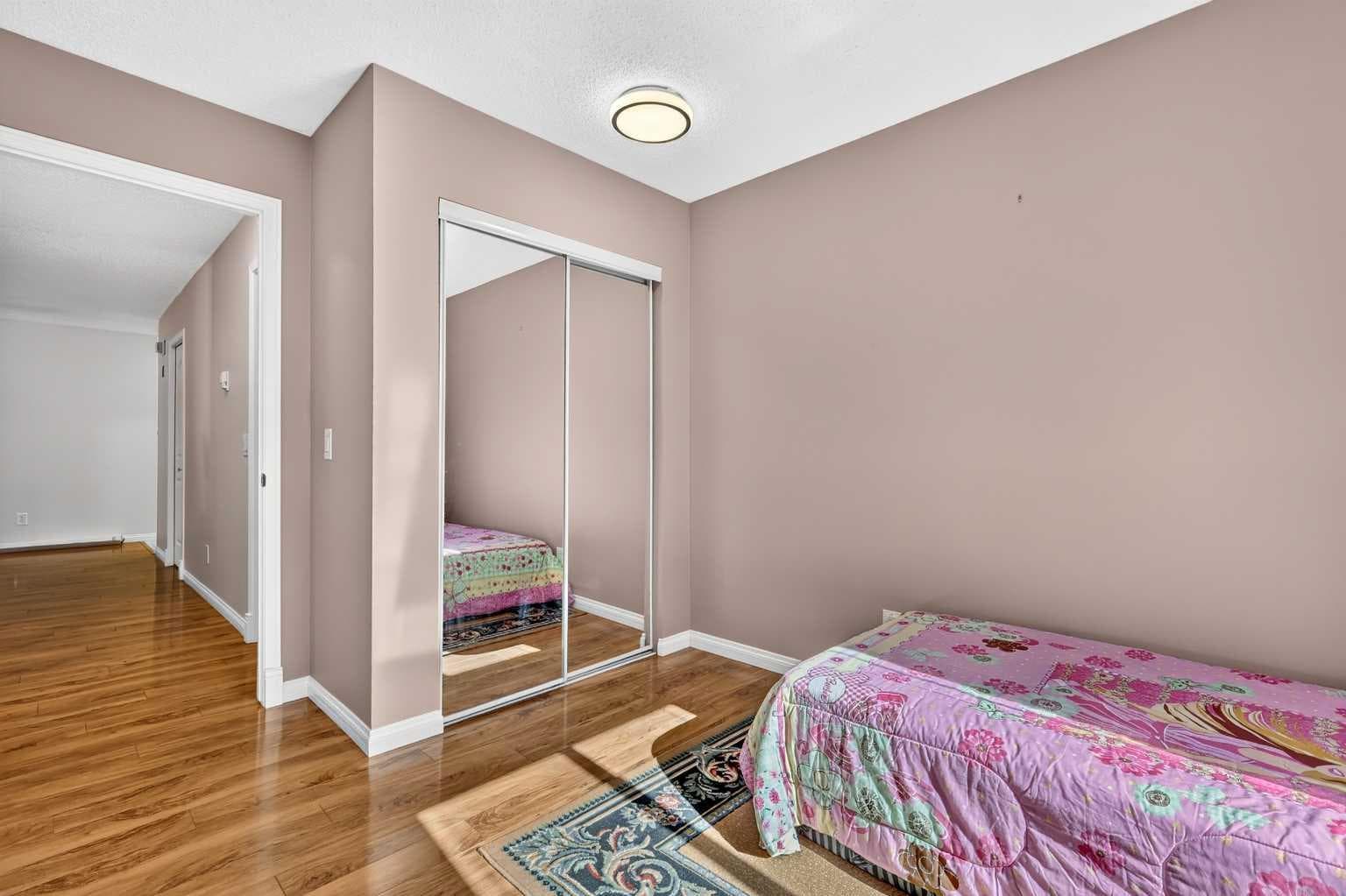 105, 5105 Valleyview Park SE
