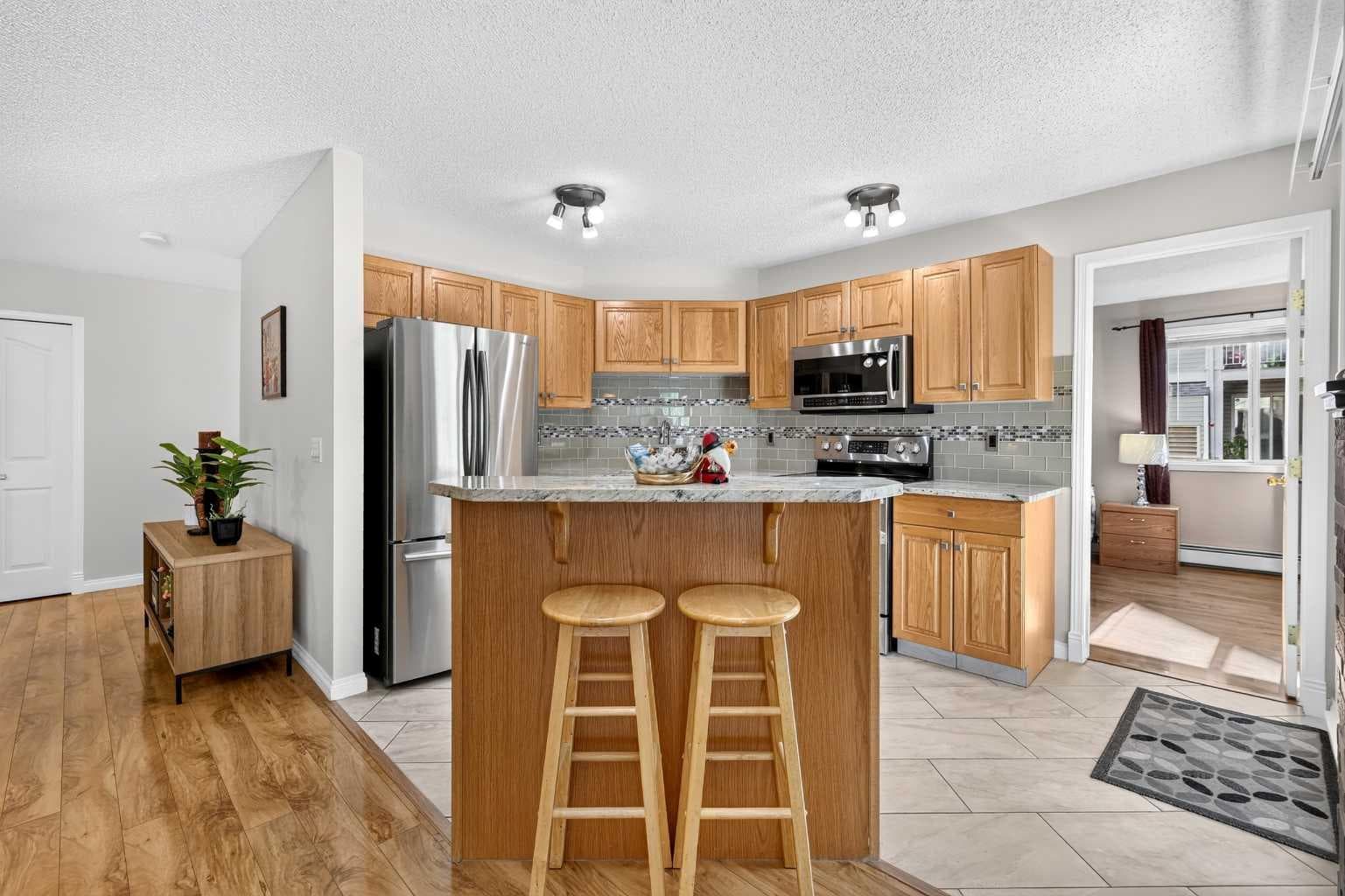 105, 5105 Valleyview Park SE