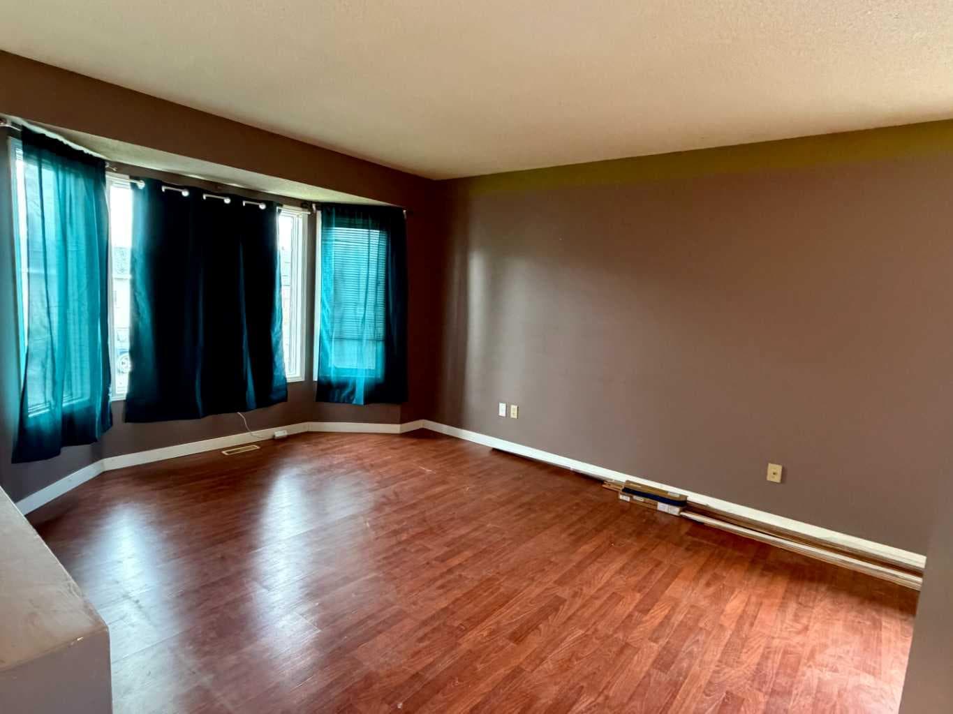 250 Falmere Way NE