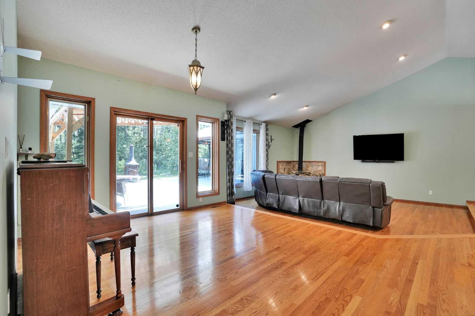 27 Elk Valley Place 