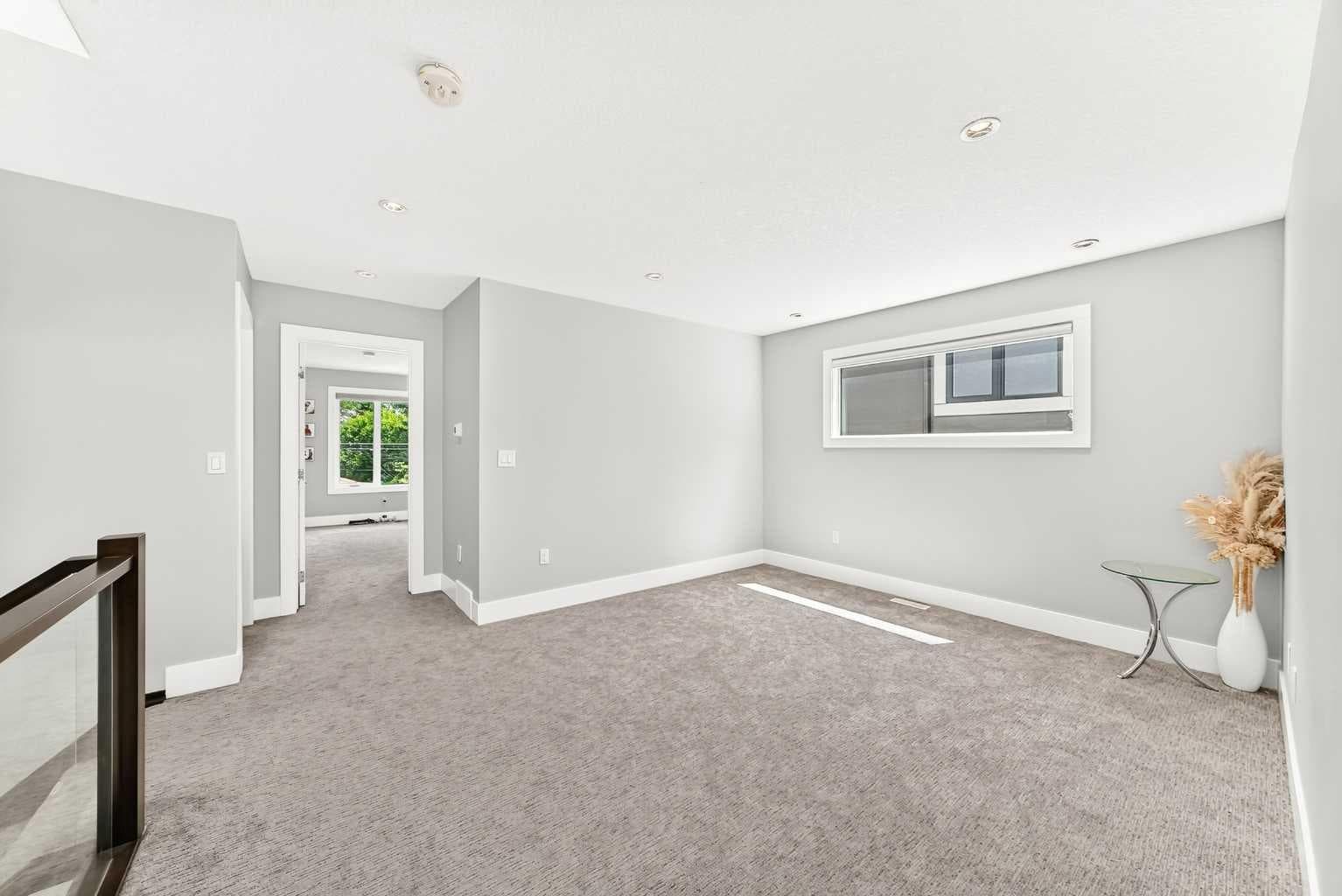 3014 Cochrane Road NW