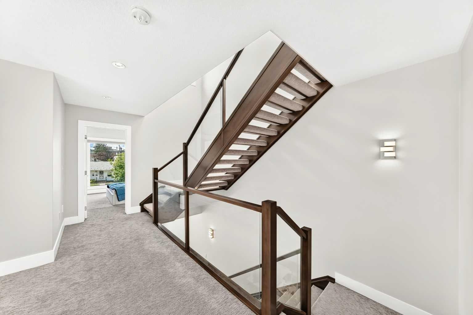 3014 Cochrane Road NW