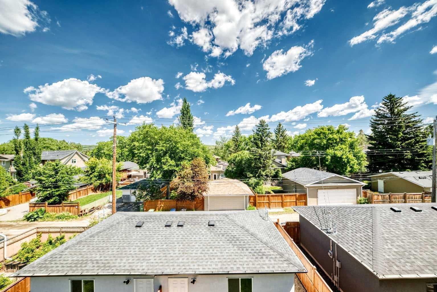 3014 Cochrane Road NW