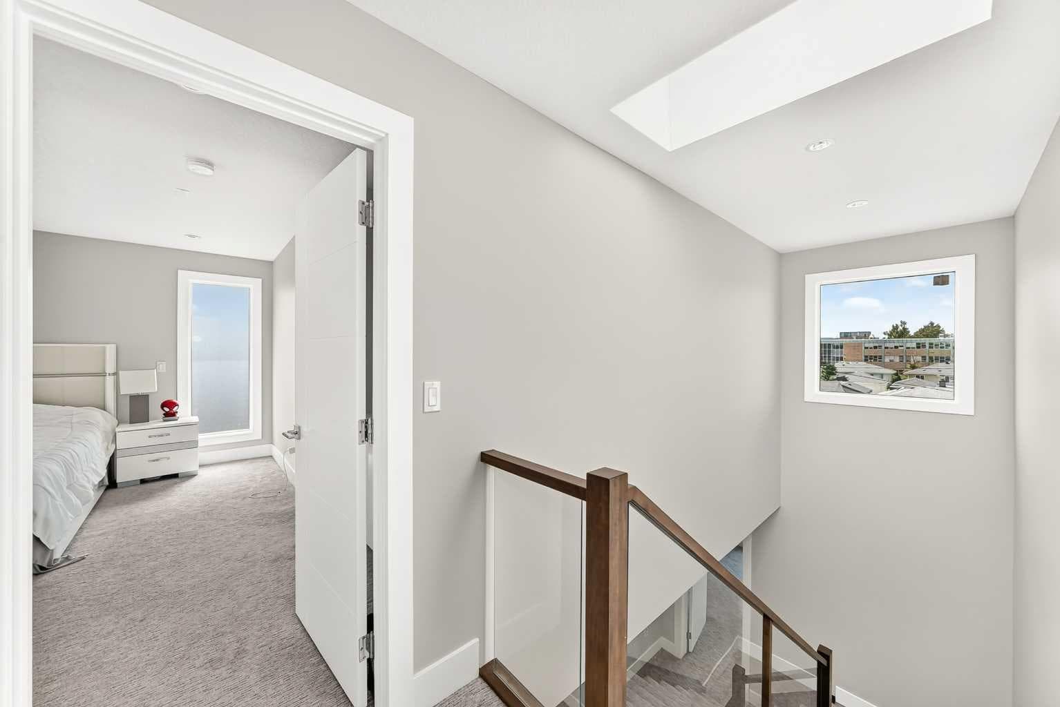 3014 Cochrane Road NW