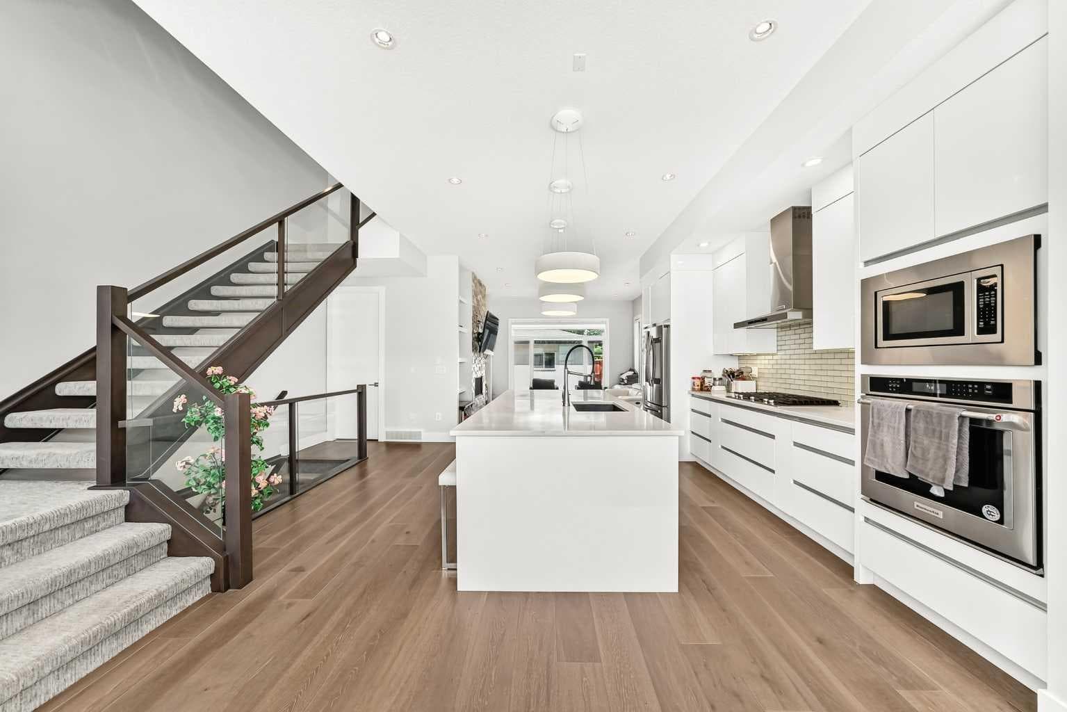3014 Cochrane Road NW
