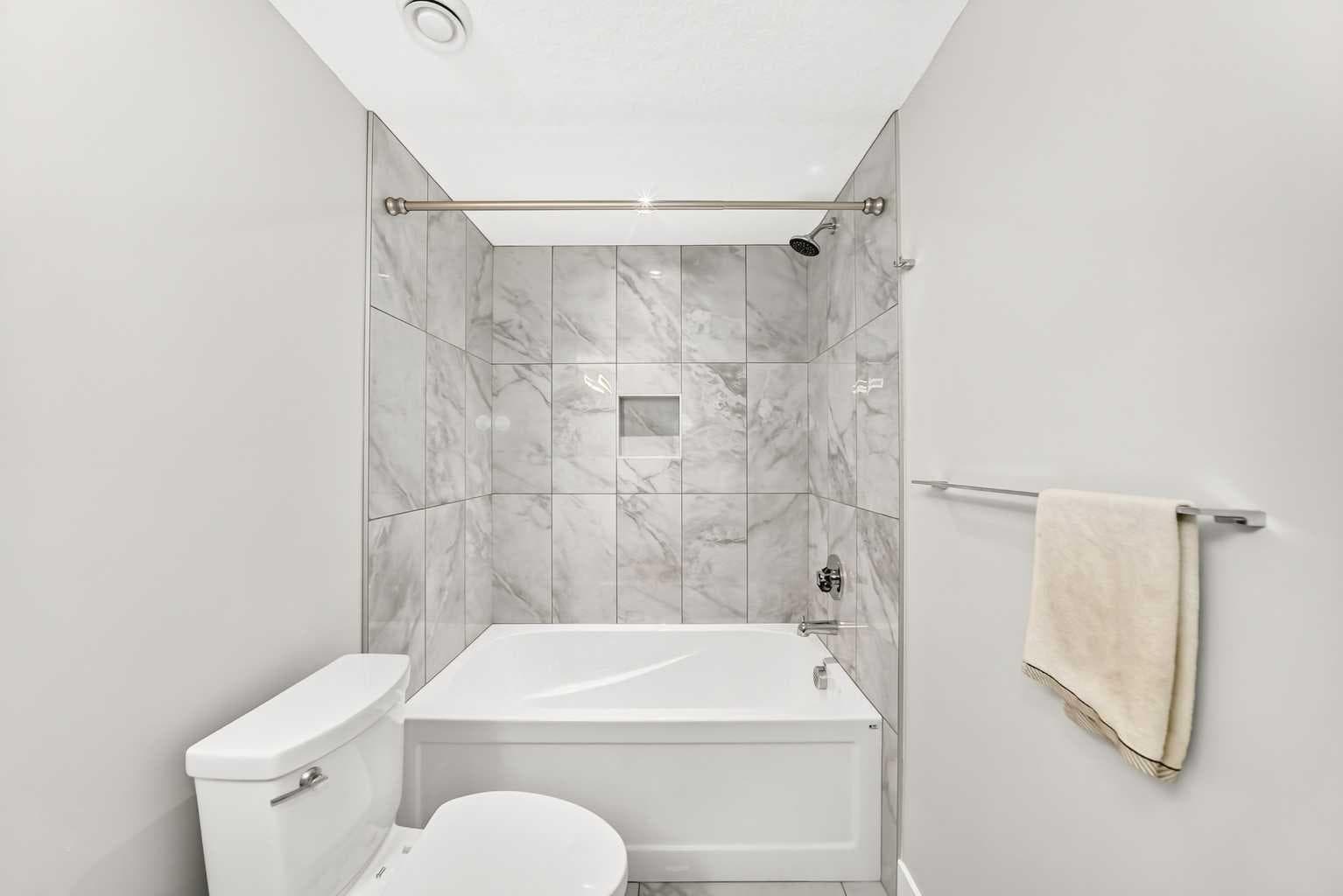 3014 Cochrane Road NW