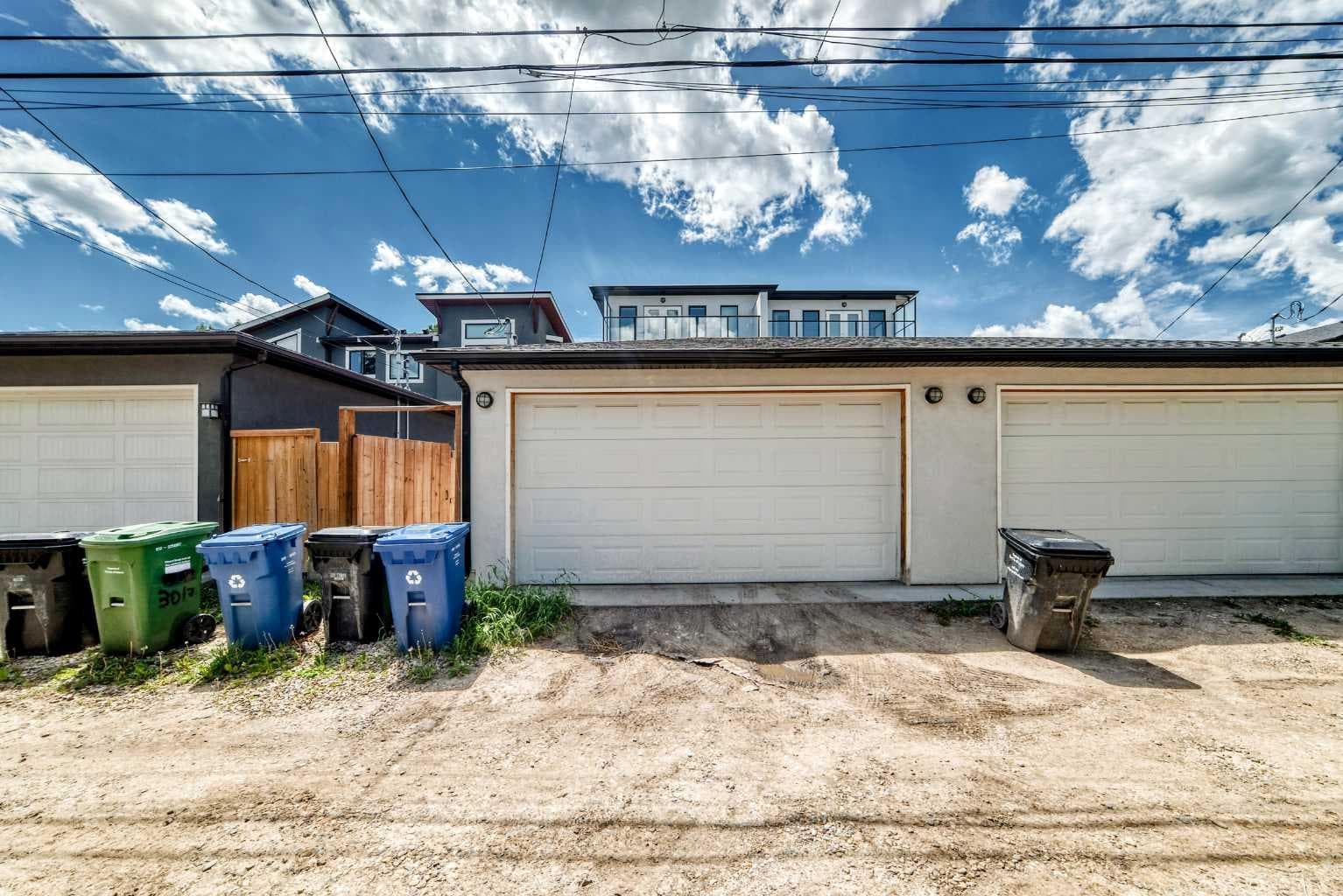 3014 Cochrane Road NW