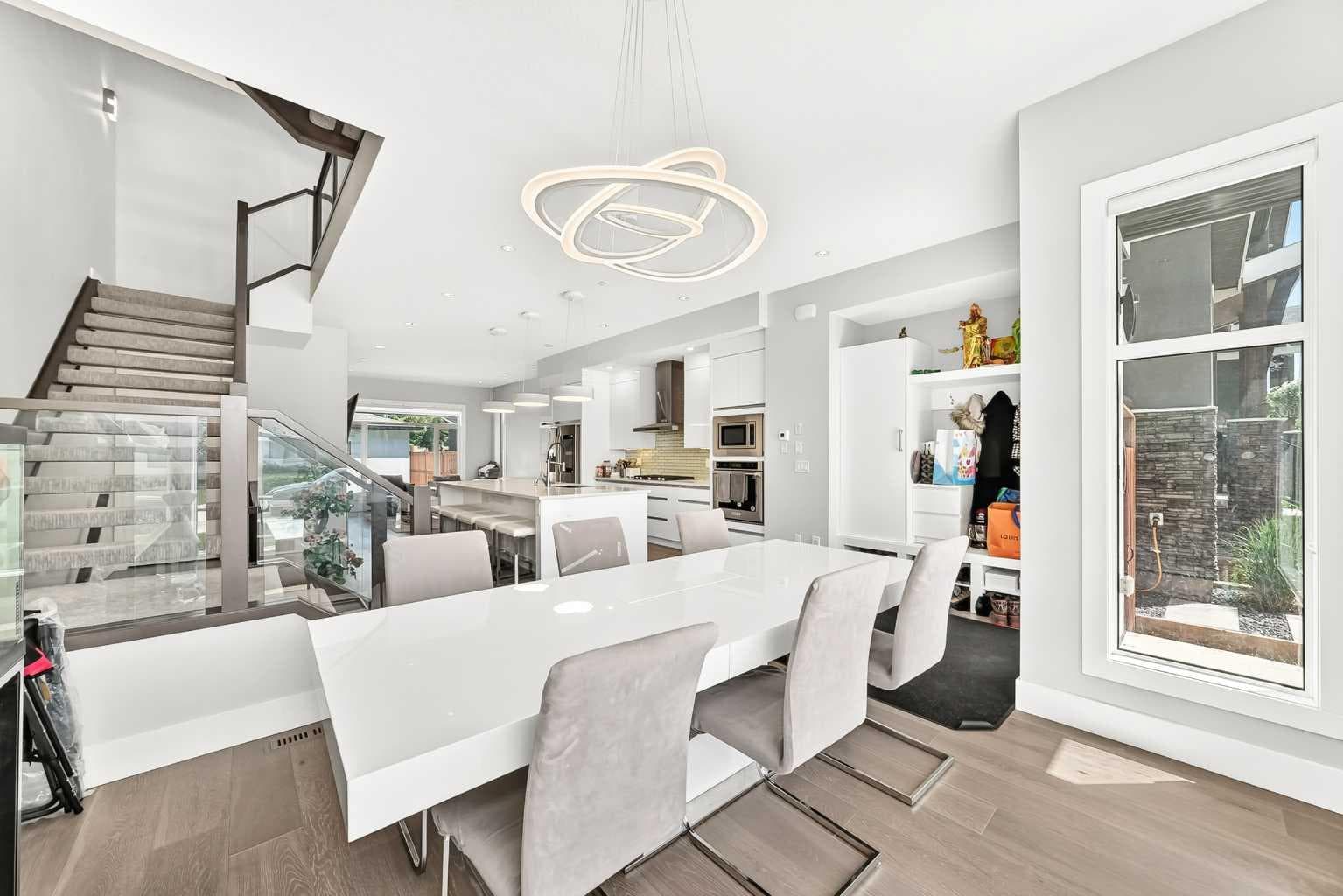 3014 Cochrane Road NW