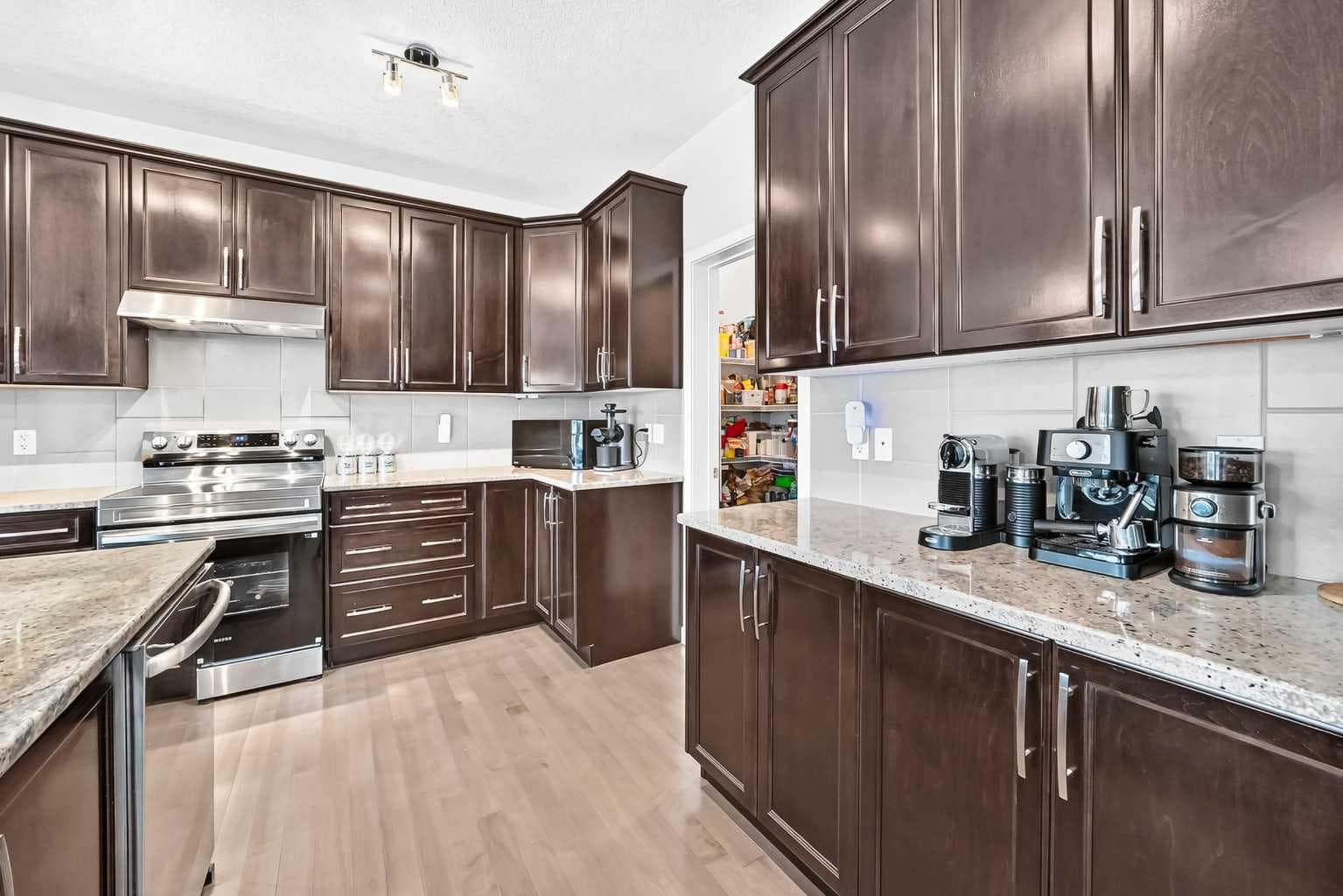 56 PANATELLA Parade NW