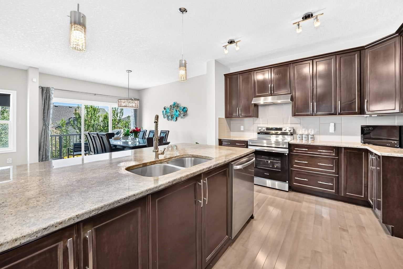 56 PANATELLA Parade NW