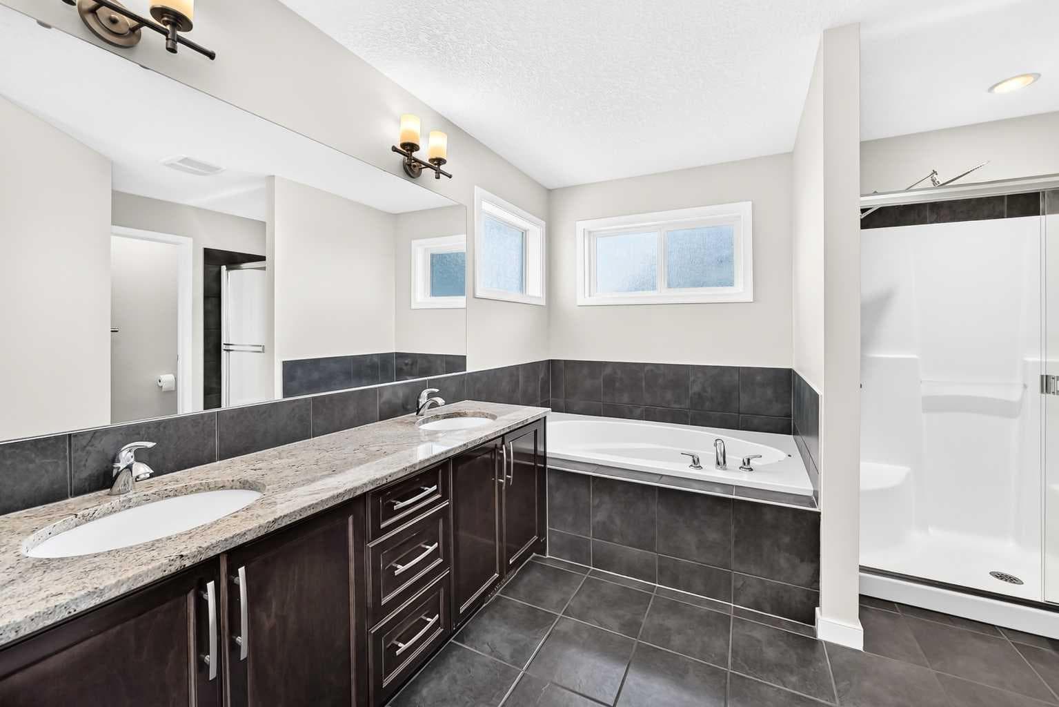 56 PANATELLA Parade NW