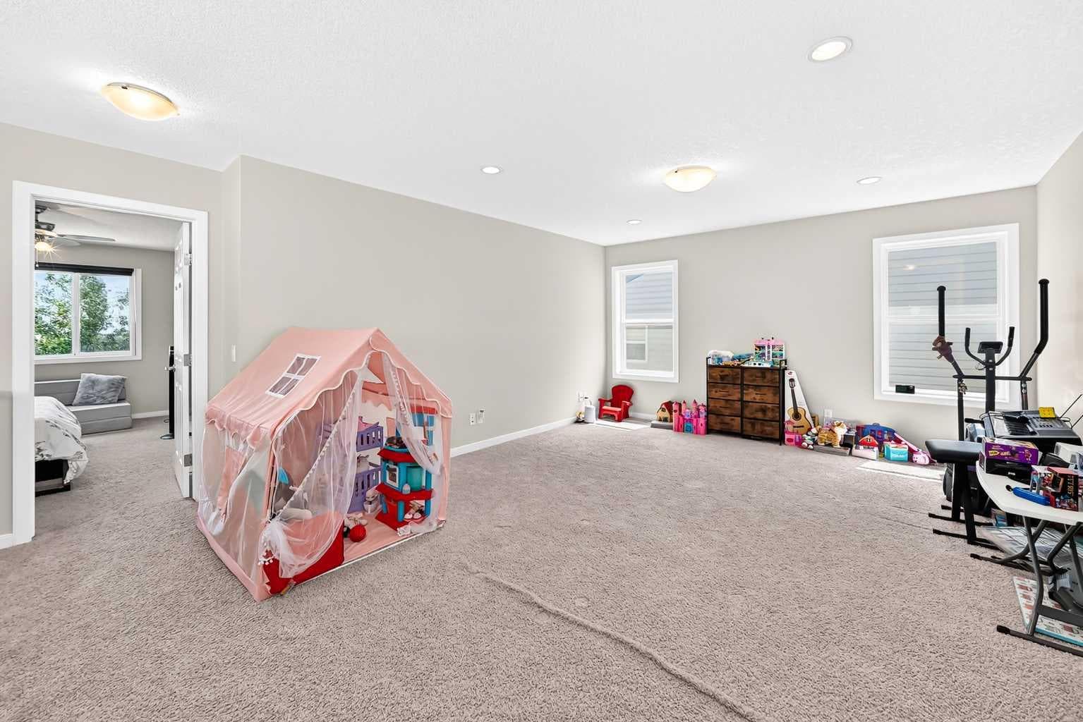 56 PANATELLA Parade NW