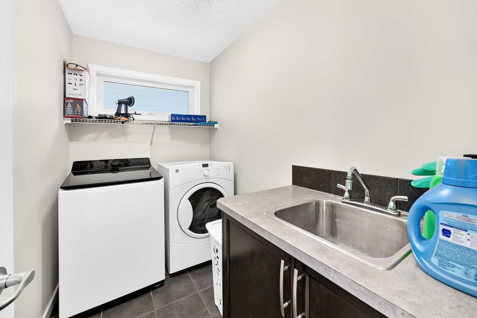 56 PANATELLA Parade NW