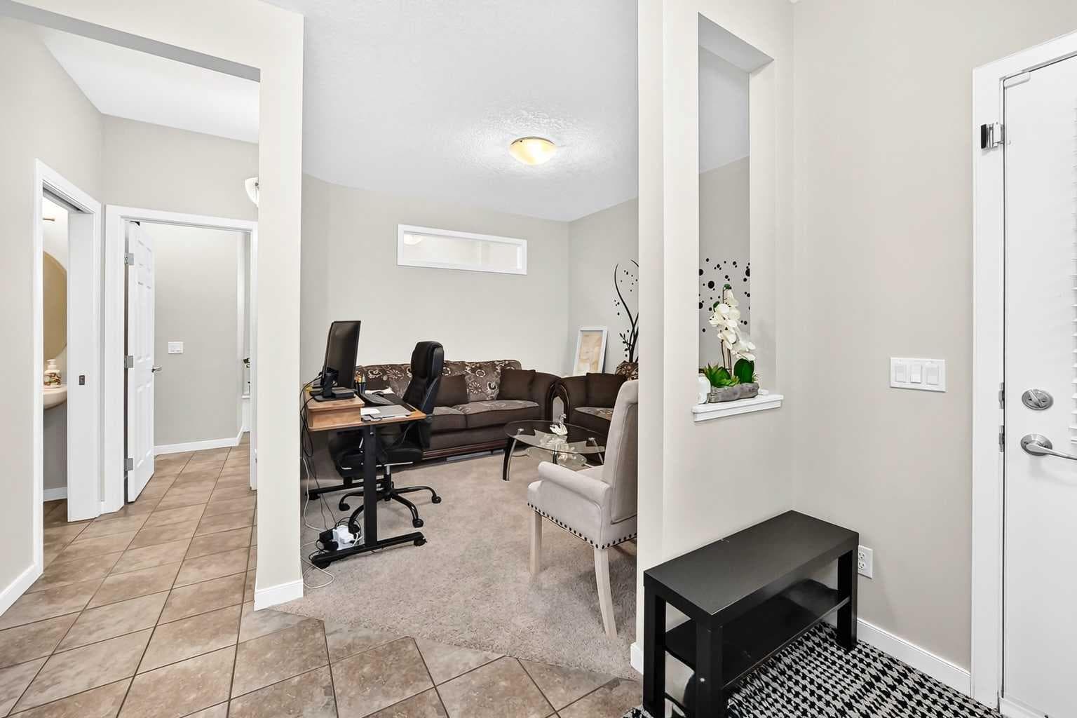 56 PANATELLA Parade NW