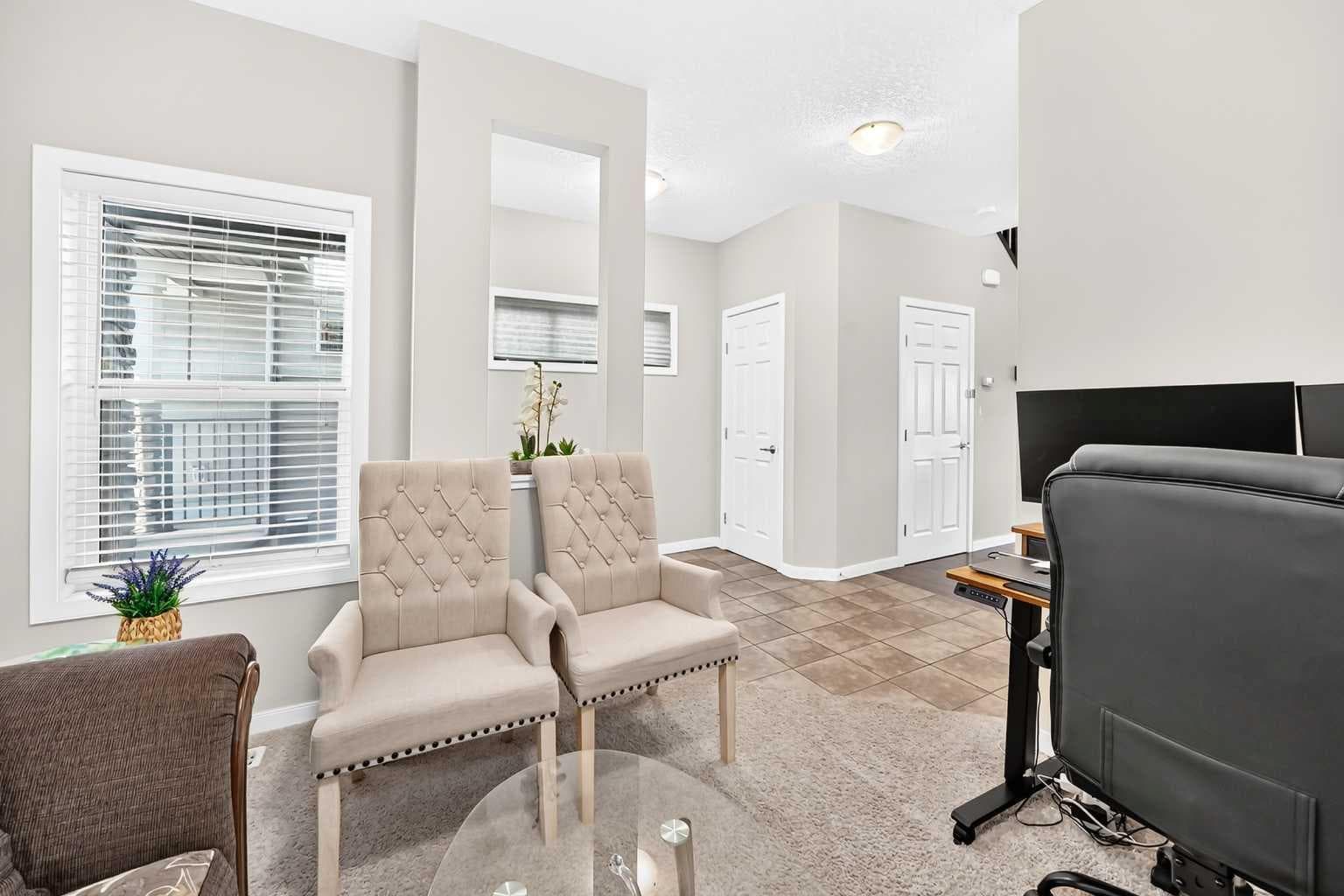 56 PANATELLA Parade NW