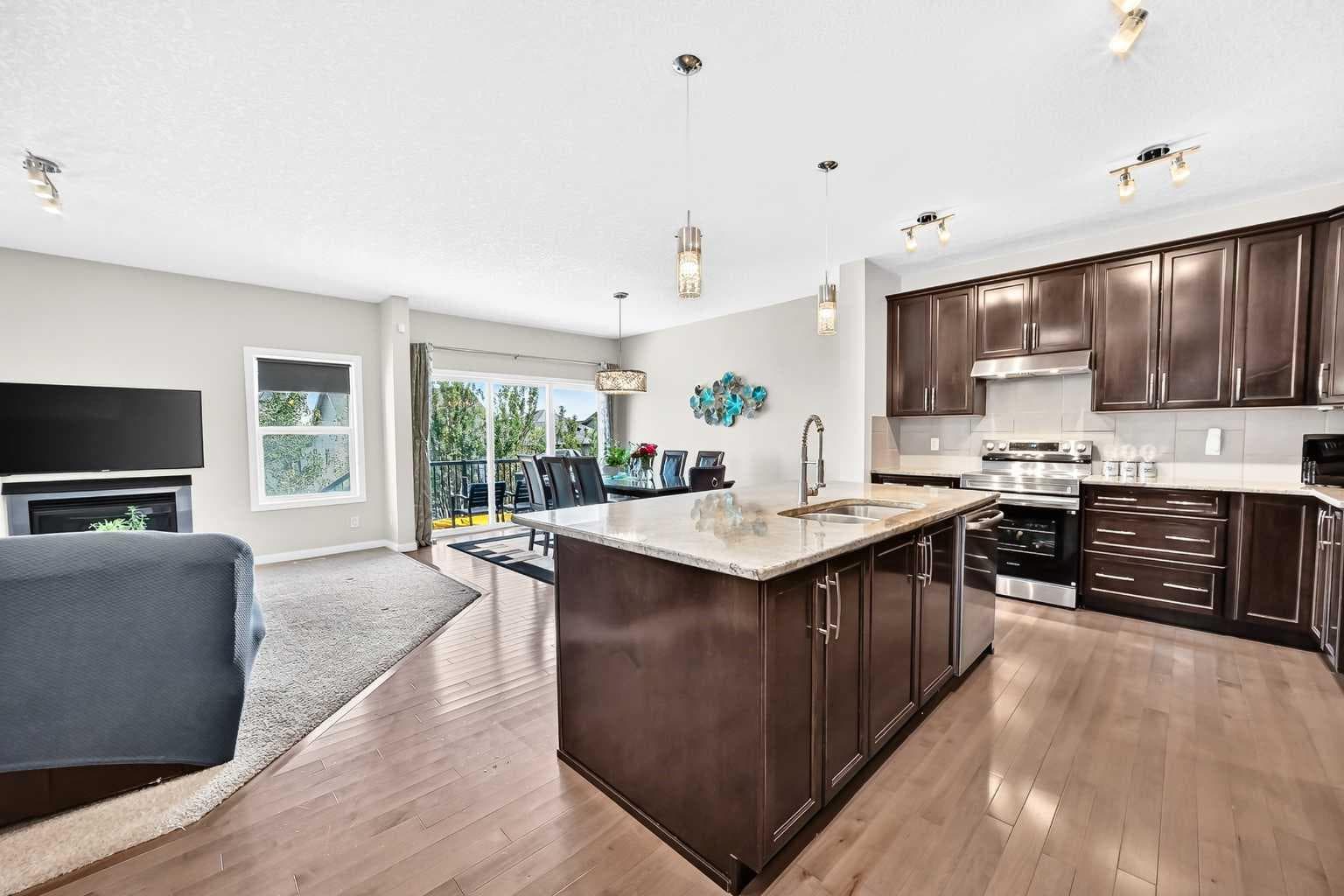 56 PANATELLA Parade NW